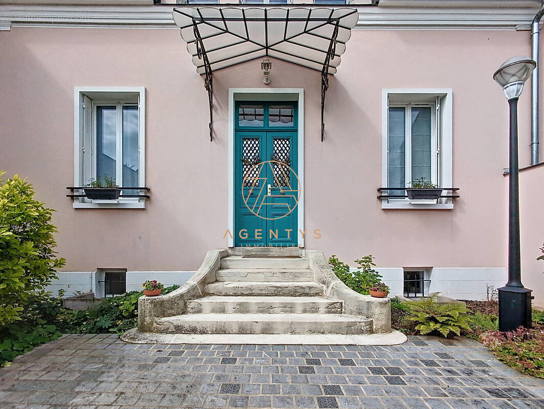 Maison à SAINT-MAUR-DES-FOSSES