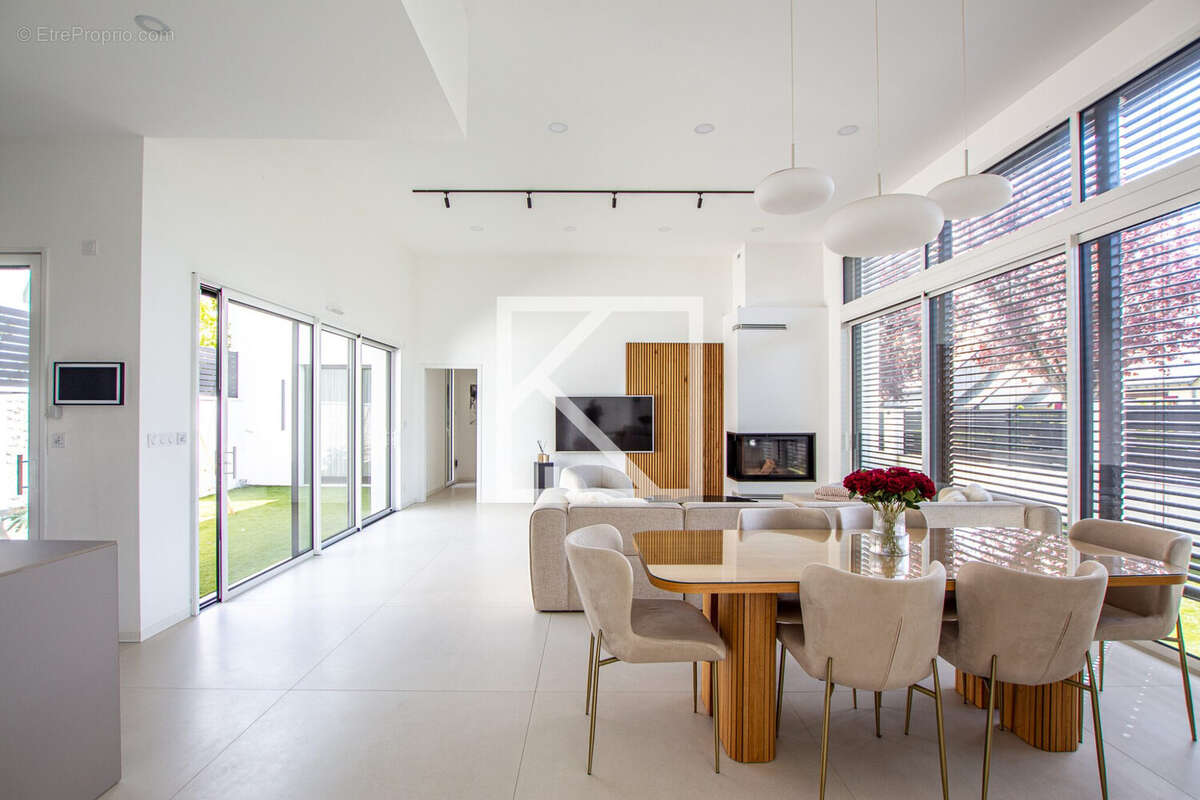 Maison à SAINT-BARTHELEMY-D&#039;ANJOU