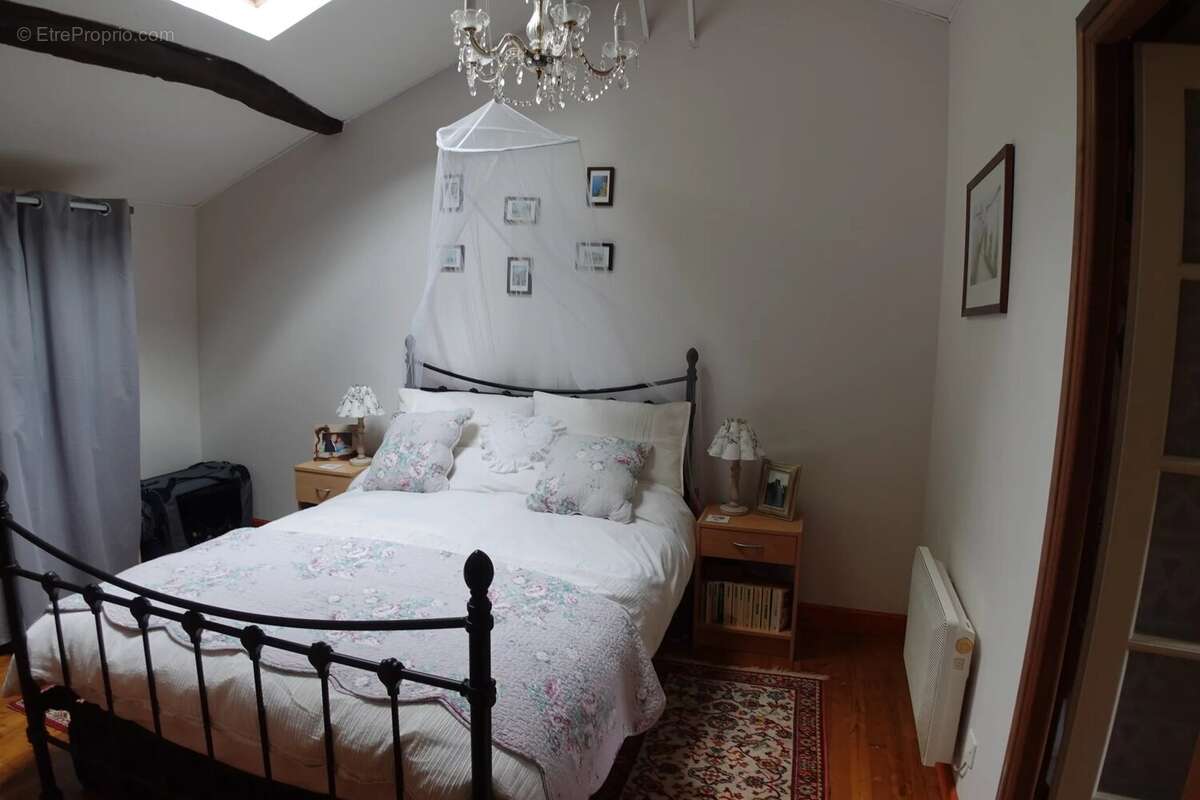 Maison à CHAMPNIERS