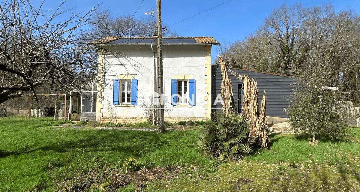 Maison à FONTCOUVERTE