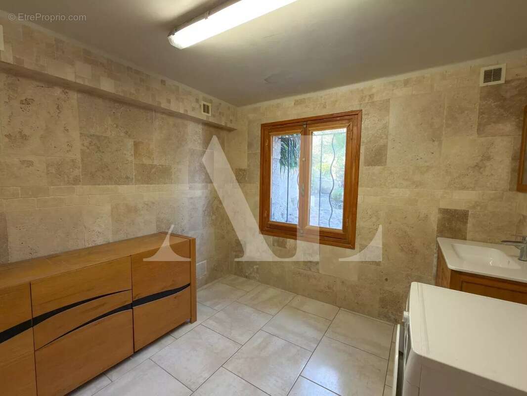 Maison à VALLAURIS