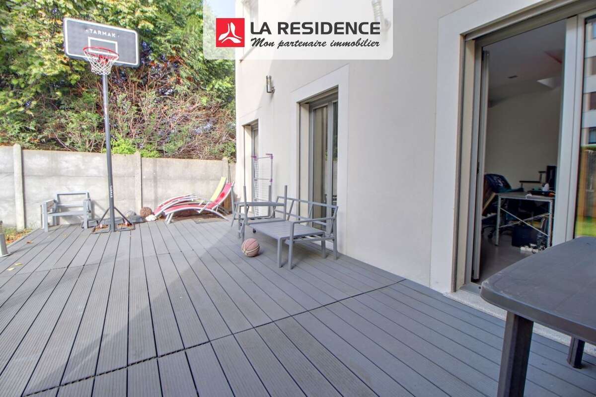 Maison à LES CLAYES-SOUS-BOIS