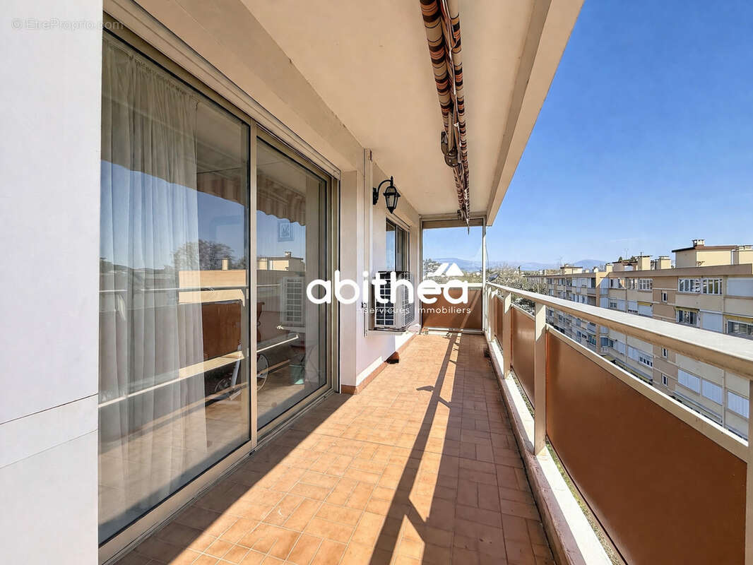 Appartement à MANDELIEU-LA-NAPOULE