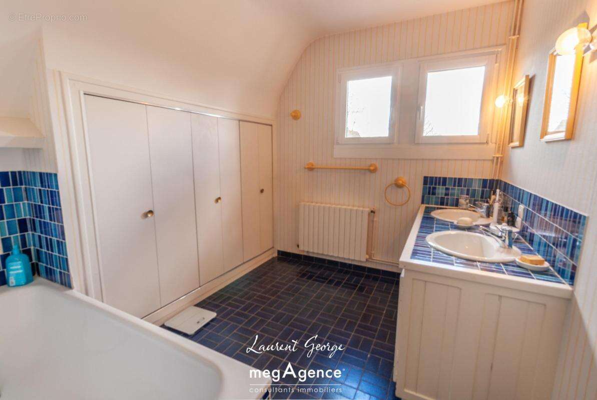 Maison à SAINT-JACQUES-SUR-DARNETAL