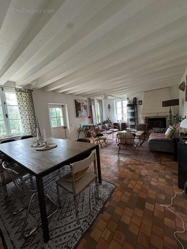 Maison à SAINT-CYR-SUR-LOIRE