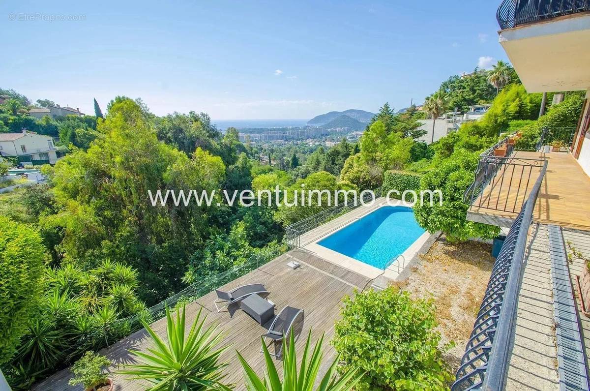 Maison à MANDELIEU-LA-NAPOULE