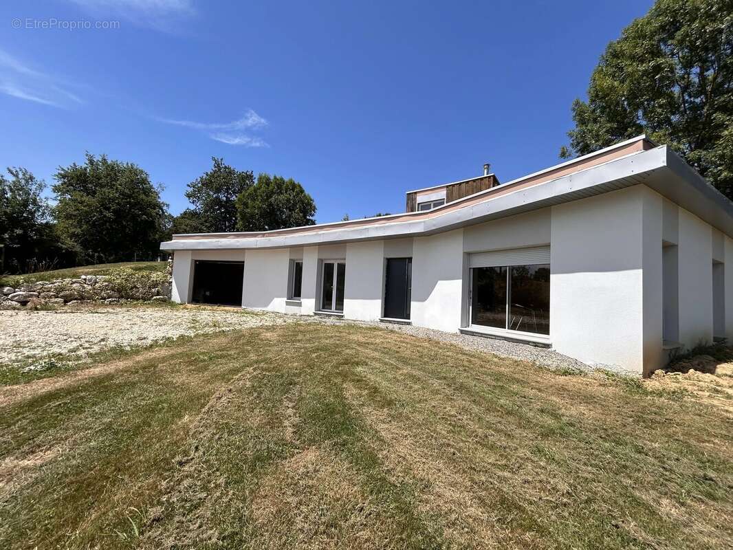 Maison à MANCIOUX