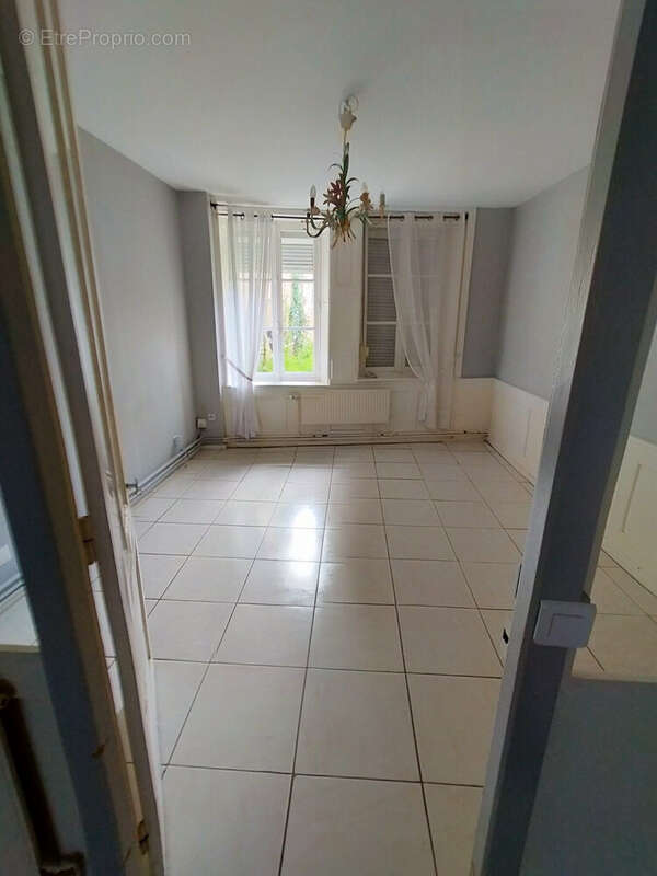 Appartement à VRIGNE-AUX-BOIS