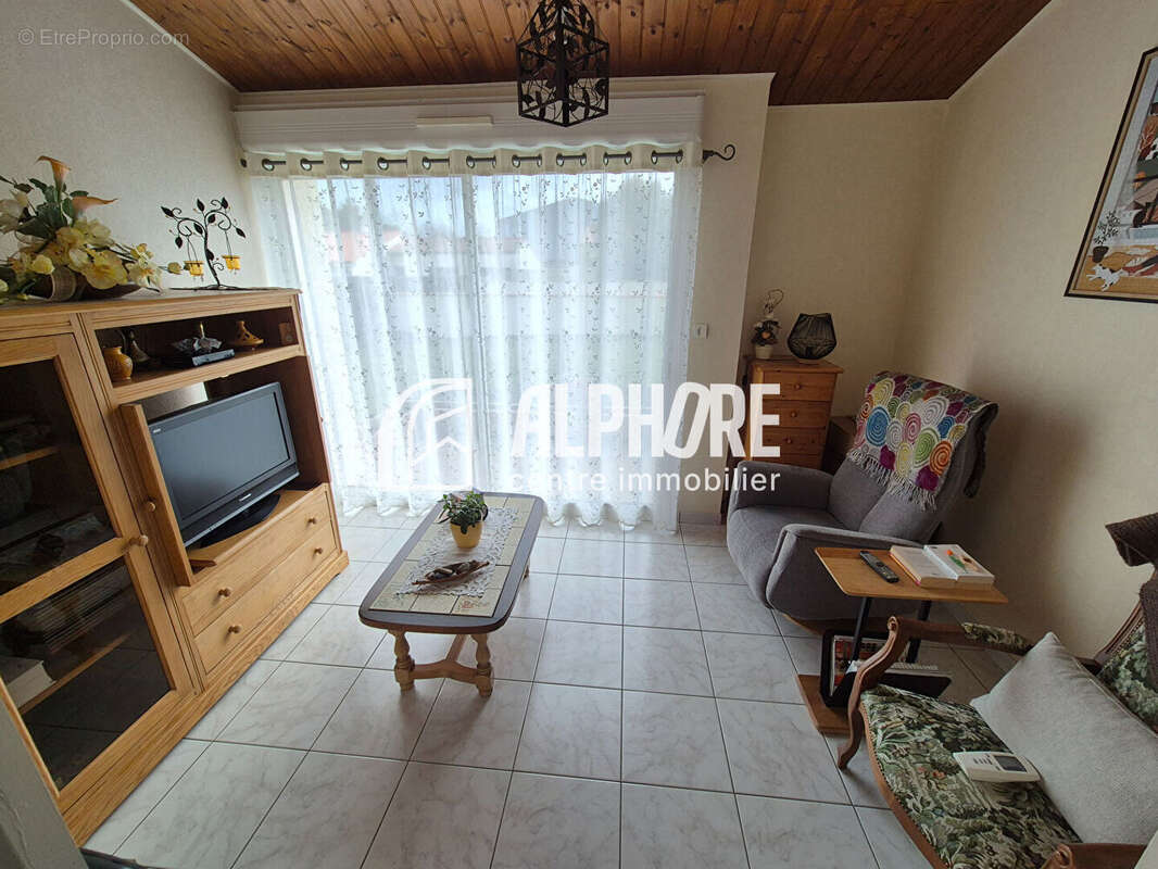 Maison à SAINT-MARTIN-DES-NOYERS