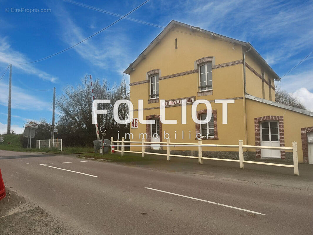 Maison à QUETTREVILLE-SUR-SIENNE