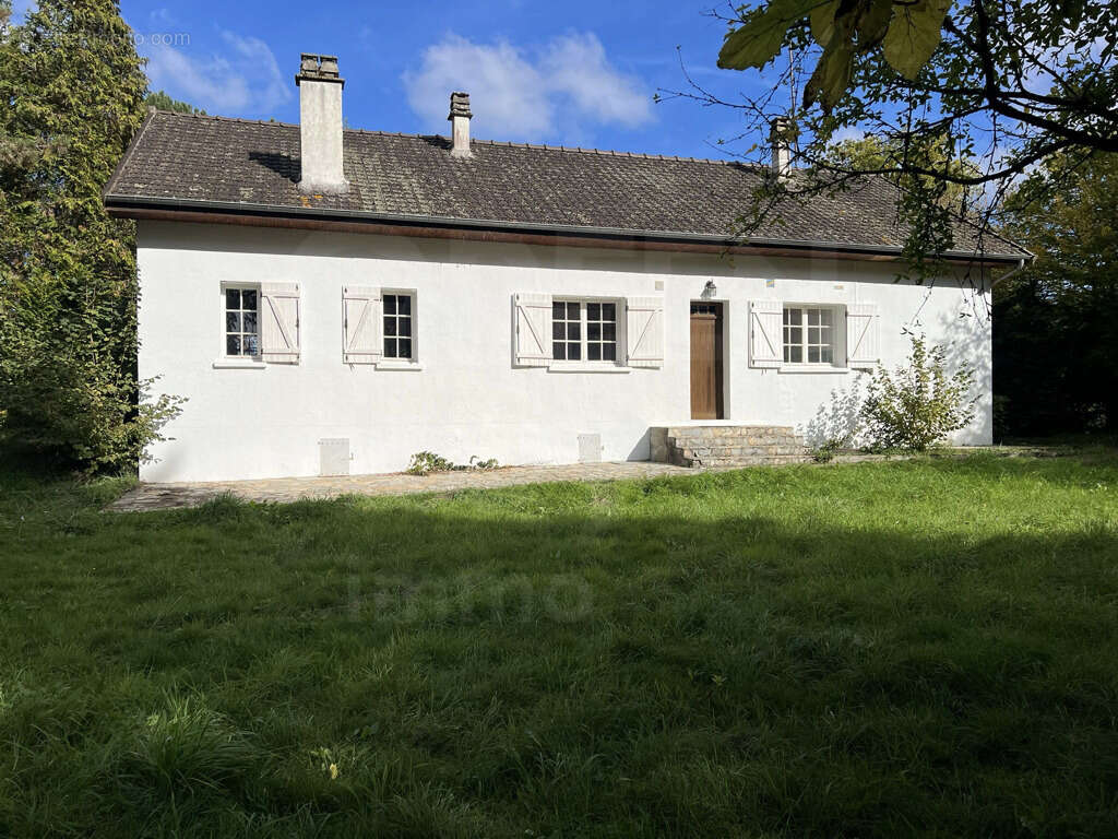 Maison à SAINT-MARTIN-DES-CHAMPS