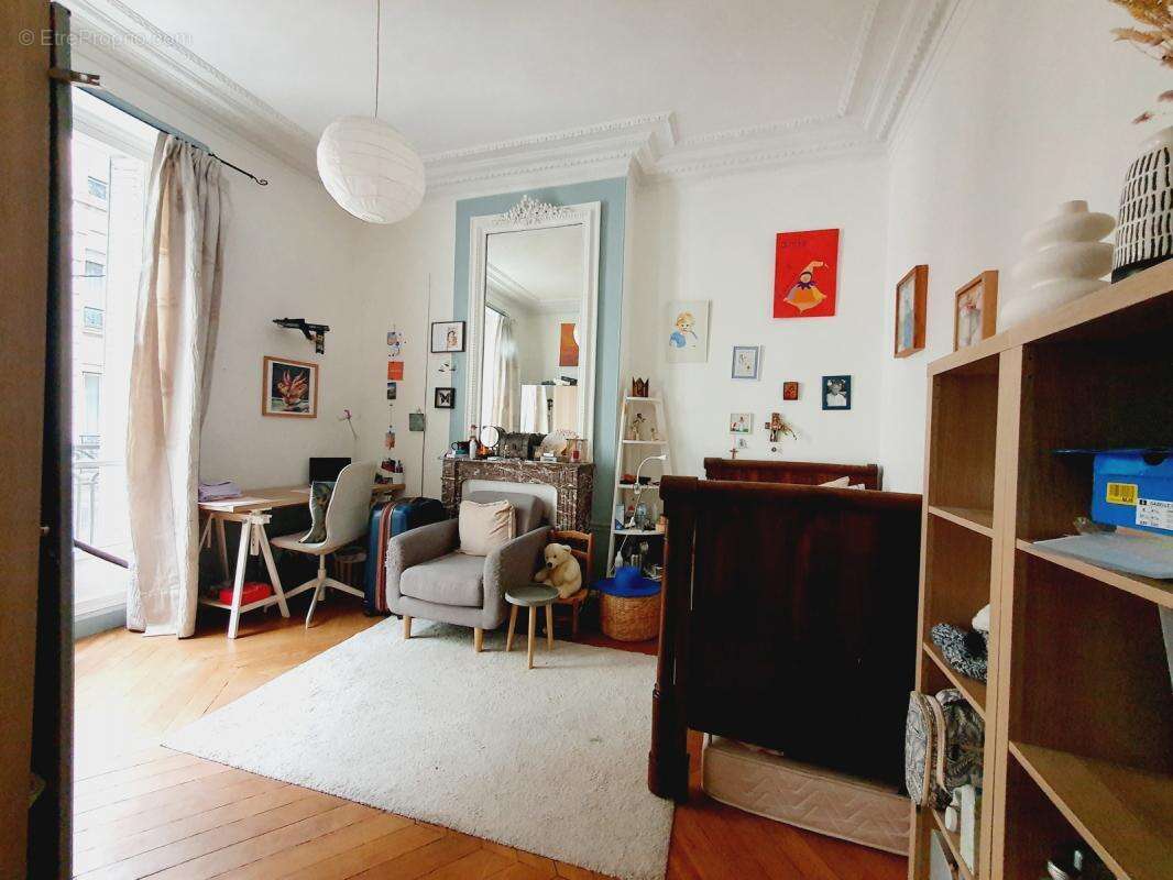 Appartement à PARIS-17E