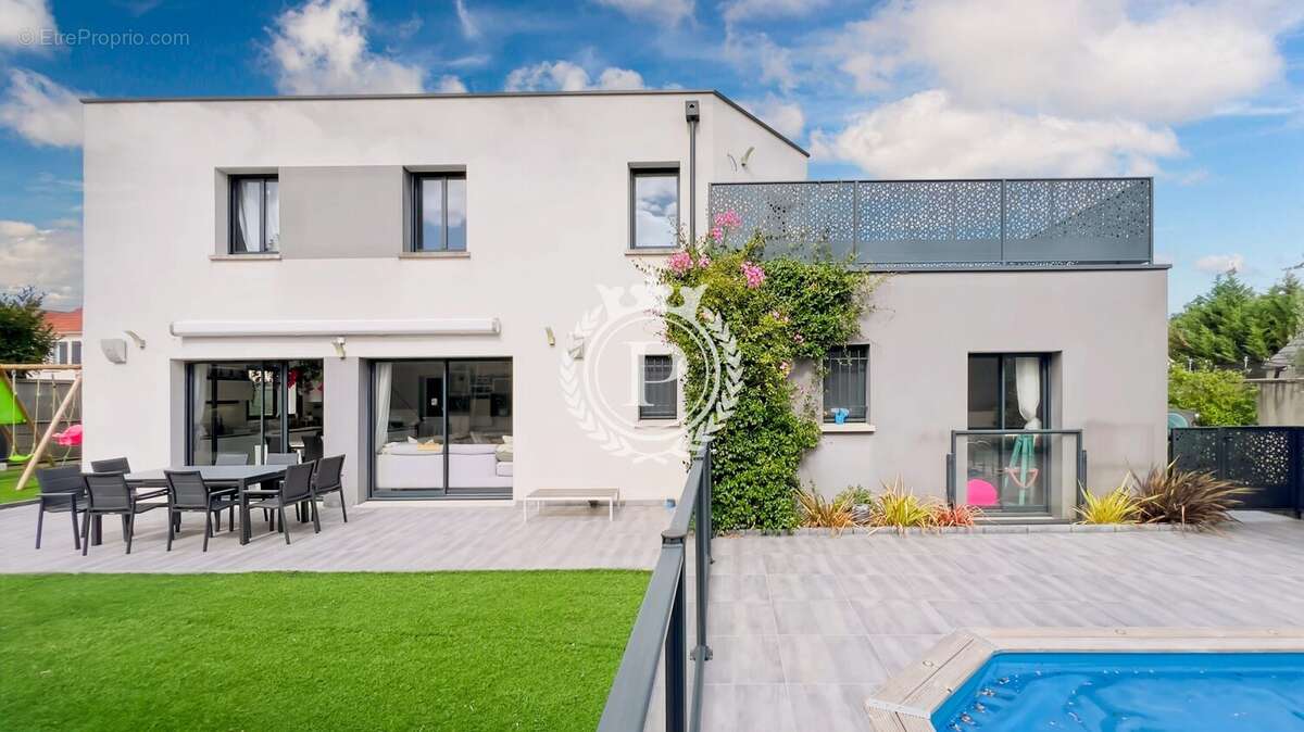 Maison à MONTIGNY-LES-CORMEILLES