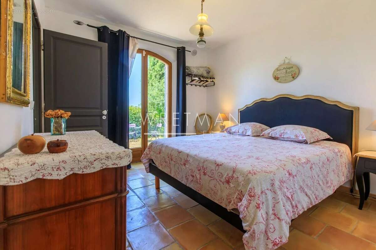 Maison à TOURRETTES
