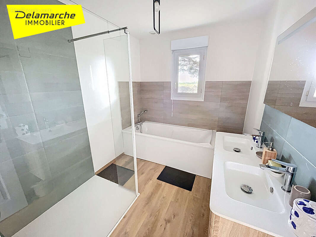 Maison à BREVILLE-SUR-MER