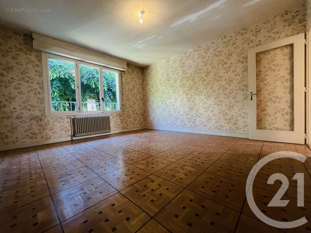 Appartement à MOULINS