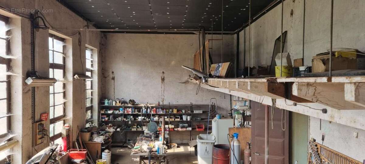 SOUS COMPROMIS Saint Pal de Mons 43620 Idéal artisan ou investisseur possibilité découpe 4 logements plus 1000m² de terrain cons - photo 6