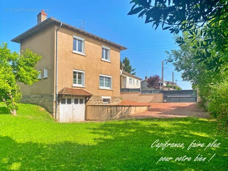 Maison à LA CLAYETTE