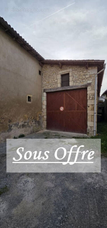 Parking à SAINT-MAIXENT-L'ECOLE