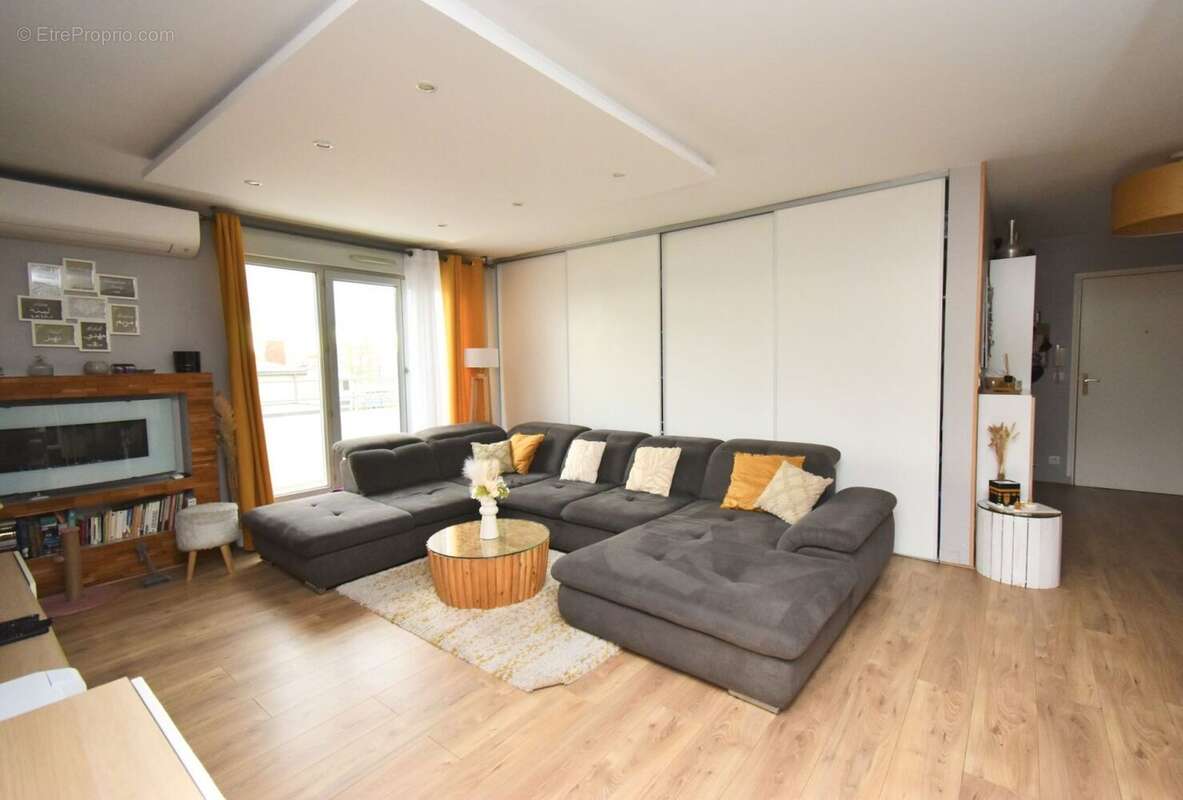 Appartement à GENNEVILLIERS
