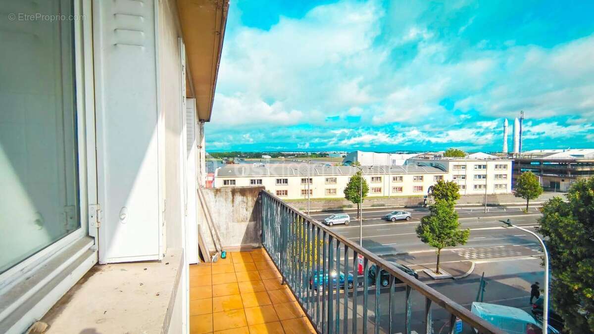 Appartement à LE BLANC-MESNIL