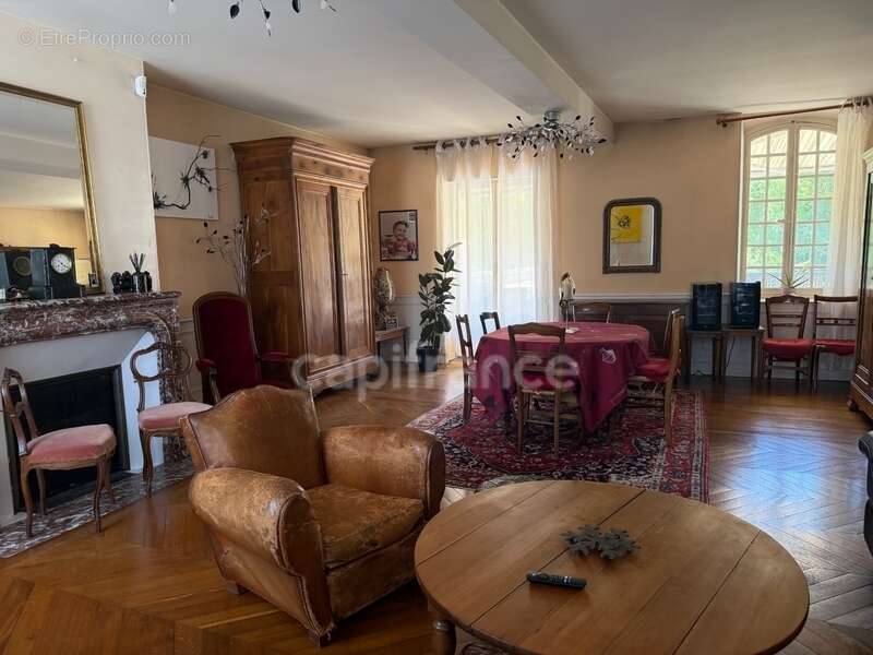 Maison à vendre 6 pièces ESCOLIVES SAINTE CAMILLE (89) de 211 M2 chambres Cave Dépendances  Terrain  Étang - photo 6