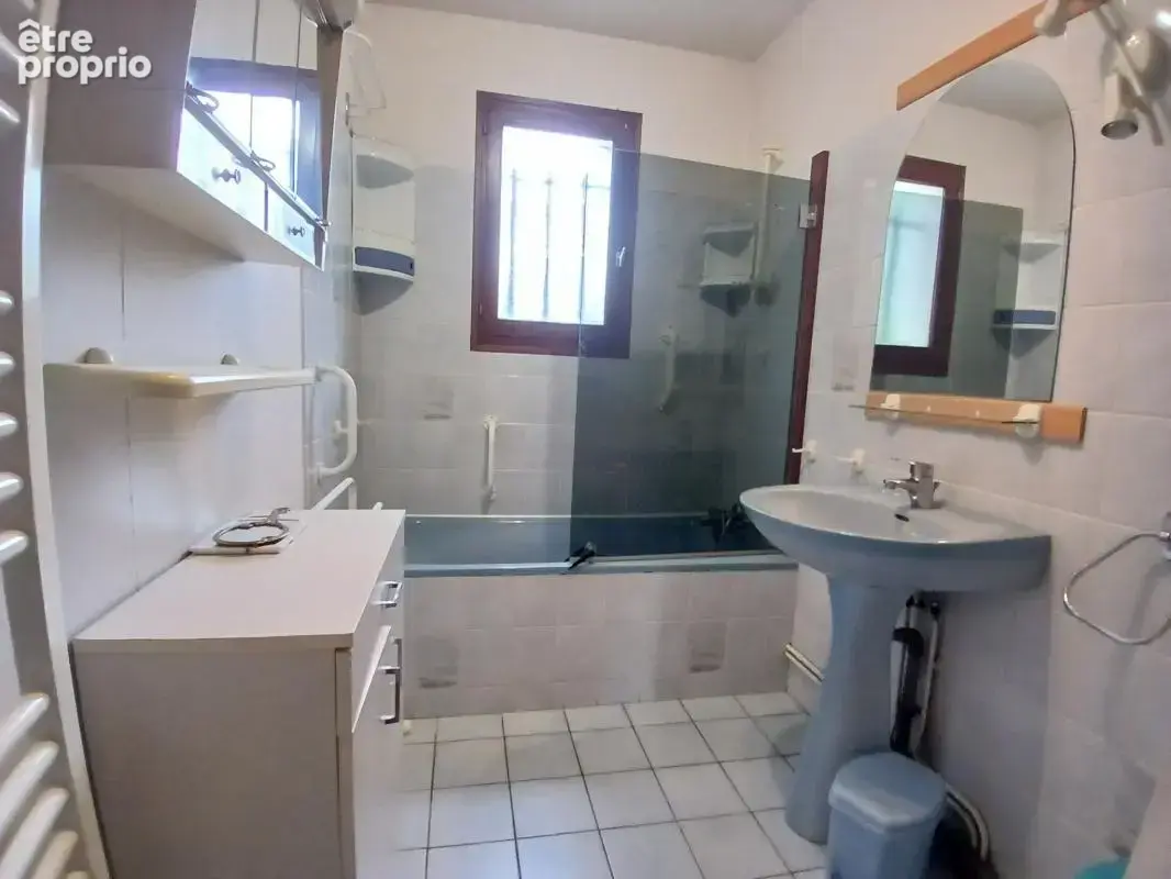 Maison de plain-pied - 4 chambres - terrain idéalement situé - photo 8