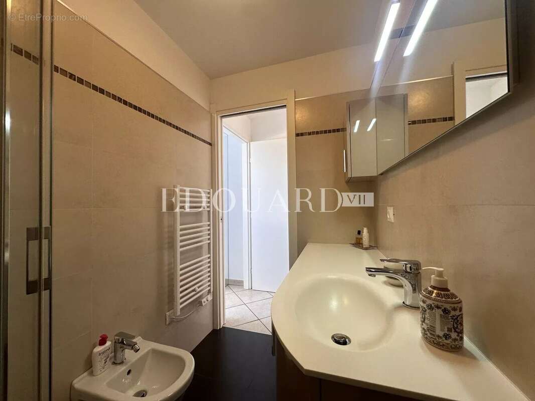 Appartement à ROQUEBRUNE-CAP-MARTIN