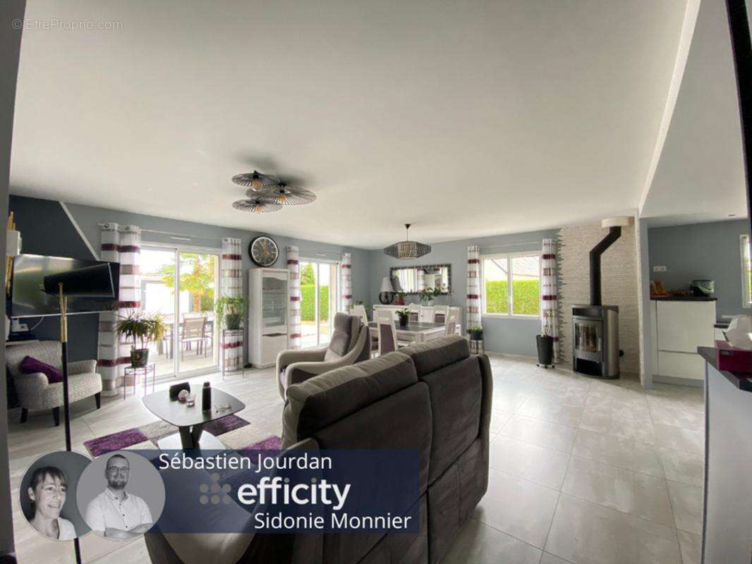 Maison à AVAILLES-SUR-SEICHE