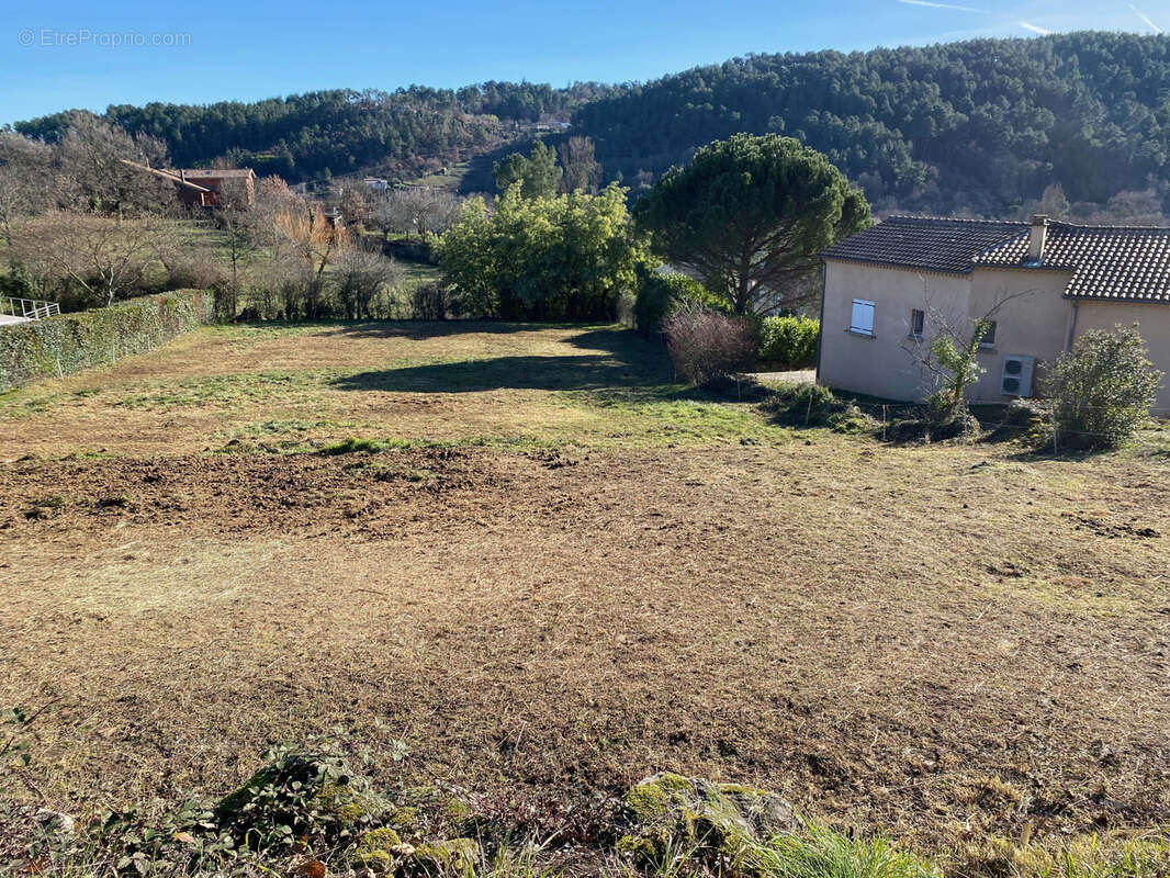 Terrain à AUBENAS