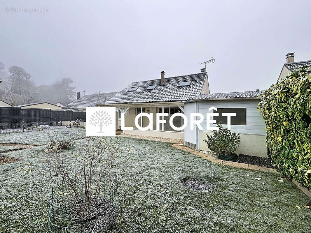 Maison à MOISSY-CRAMAYEL