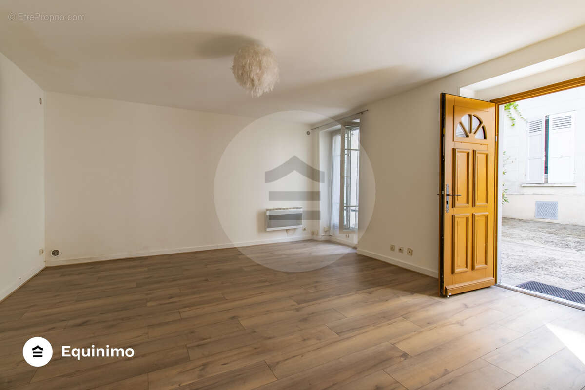 Appartement à PARIS-15E