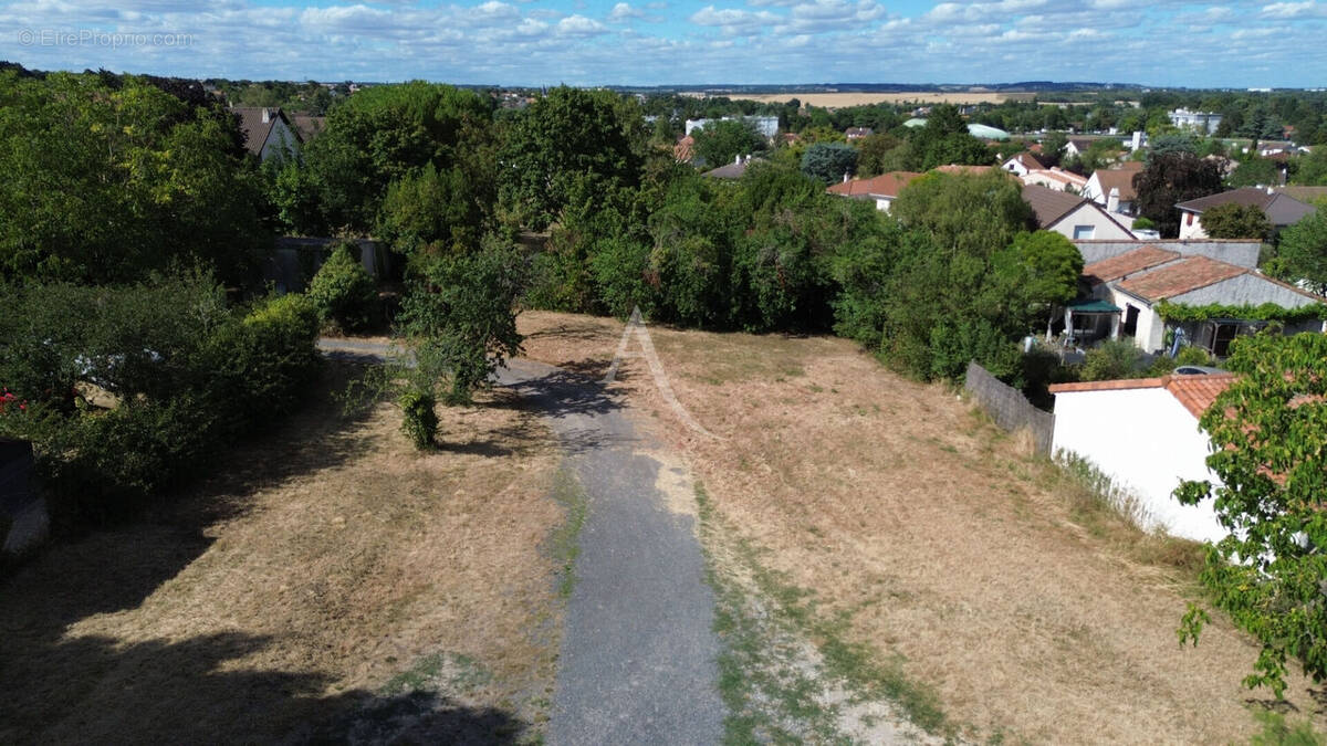 Terrain à JAUNAY-CLAN