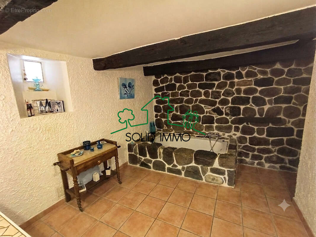 Maison traditionnelle de 194 m2 sur la commune de Meyras 07380 - photo 13