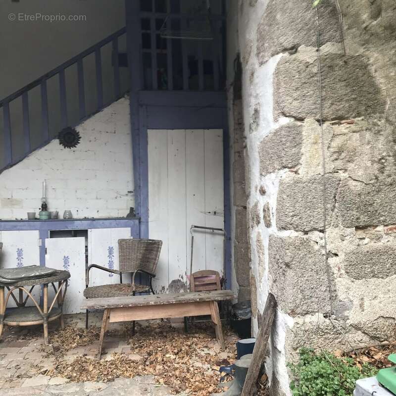 Appartement à LUSSAC-LES-EGLISES