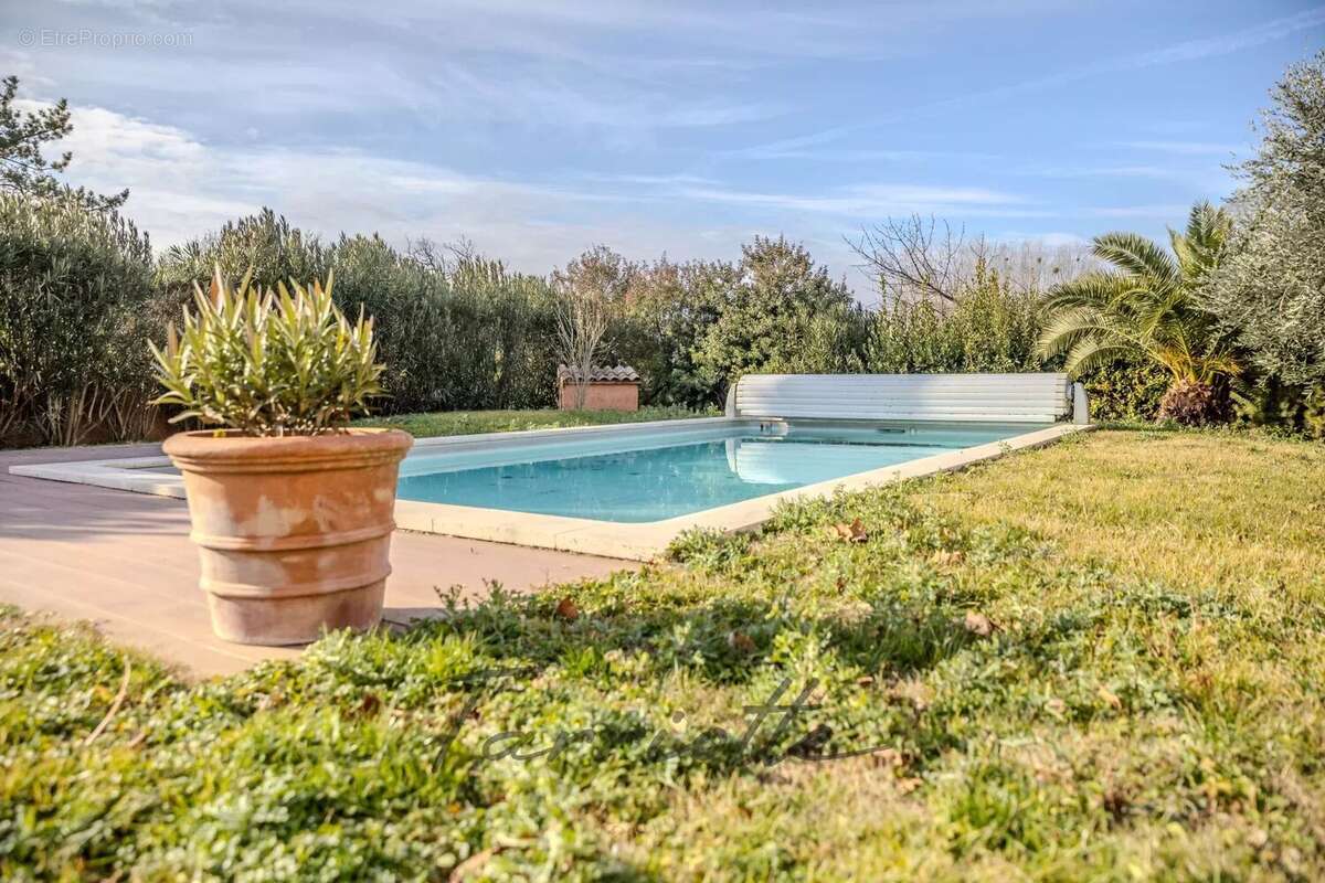 VILLA - 10672 - photo 10