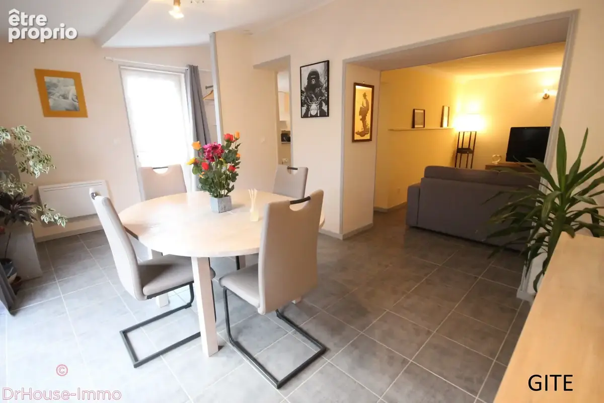 Maison 229 m² à Le Molay-Littry  - photo 5