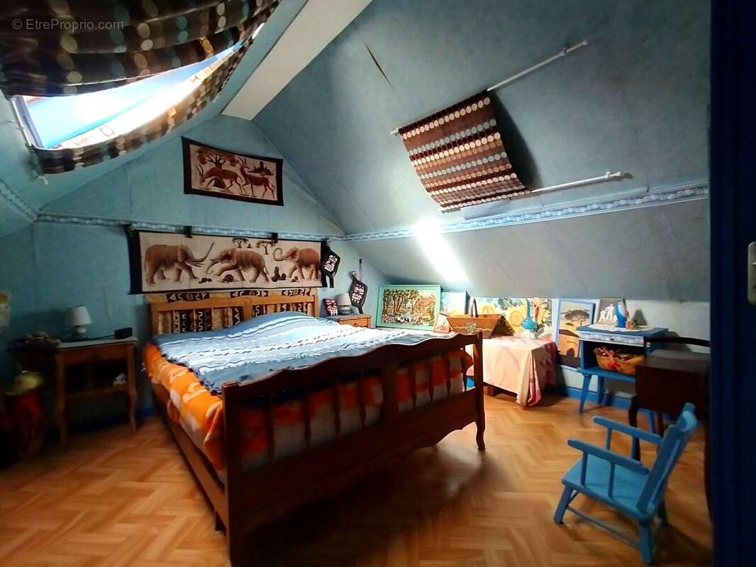 maison de campagne à vendre Averton 53700 chambre - Maison à AVERTON