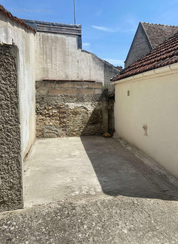 Appartement à LA QUEUE-LES-YVELINES
