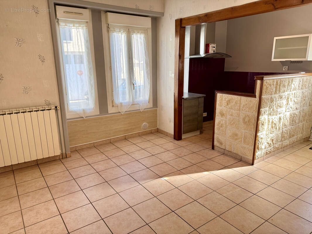 Maison à OBJAT