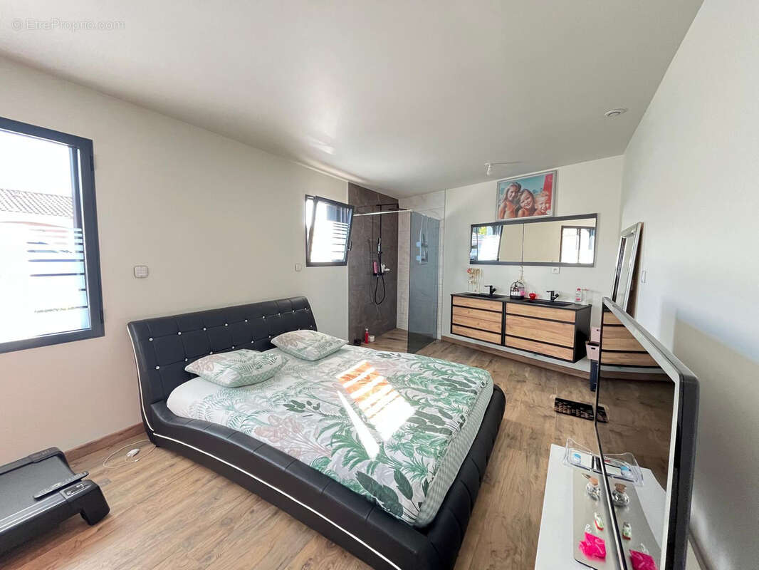 Maison à SAINT-LEGER-LES-VIGNES