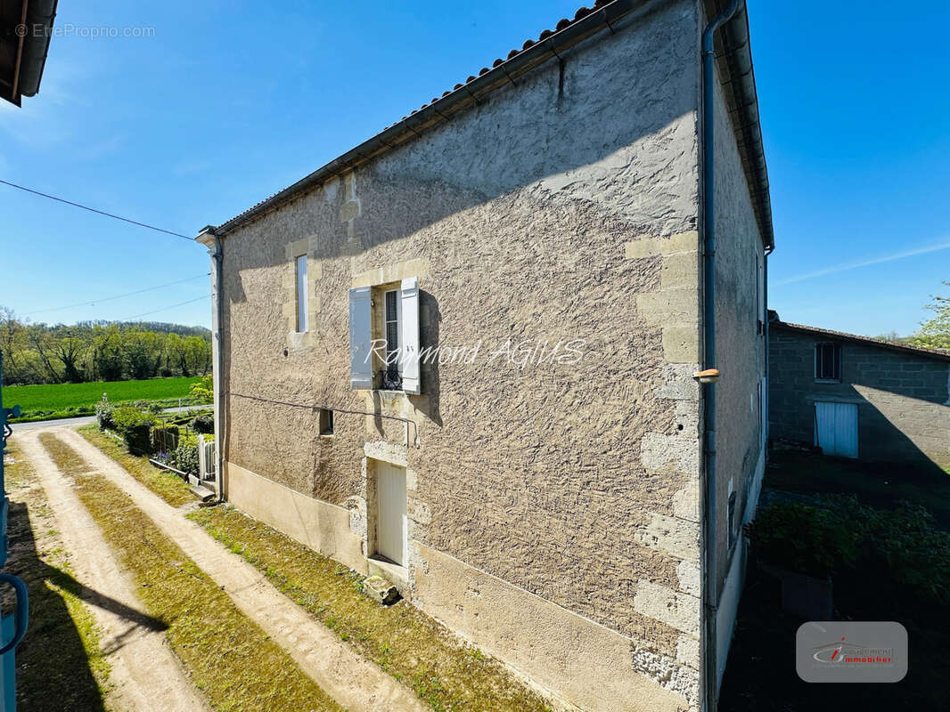 Maison à SAINT-ANTOINE-DE-BREUILH