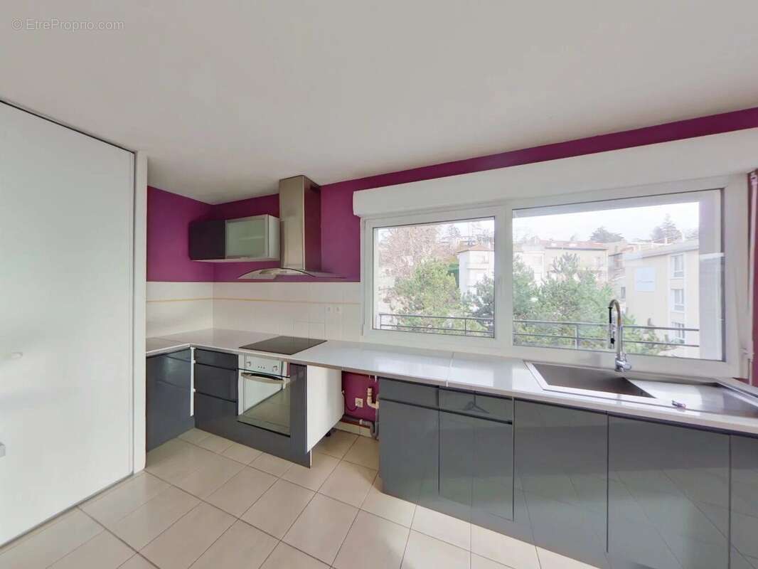 Appartement 69 m² à Saint-Priest-En-Jarez  - photo 2