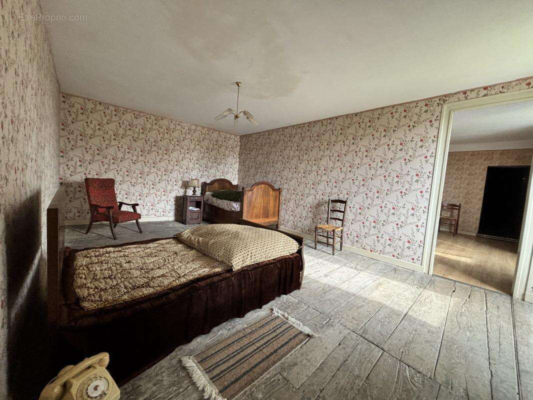 Maison à ROANNES-SAINT-MARY