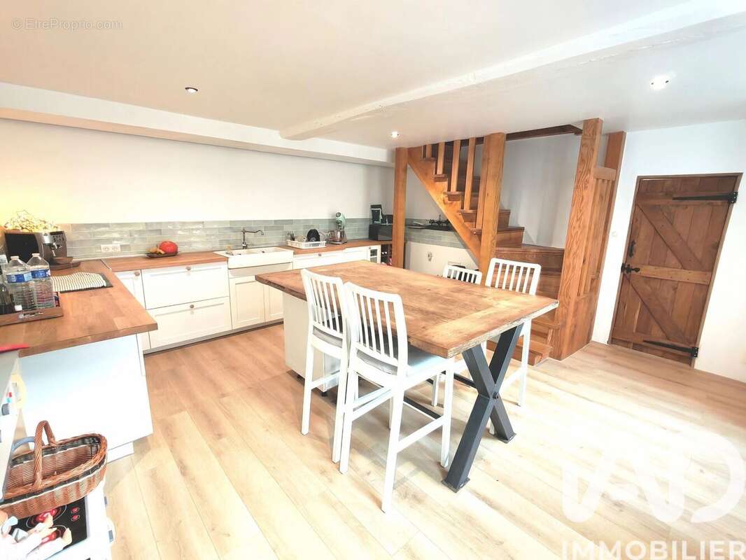 Maison 162 m² à Saint-Martin-Lars-En-Sainte-Hermine  - photo 5
