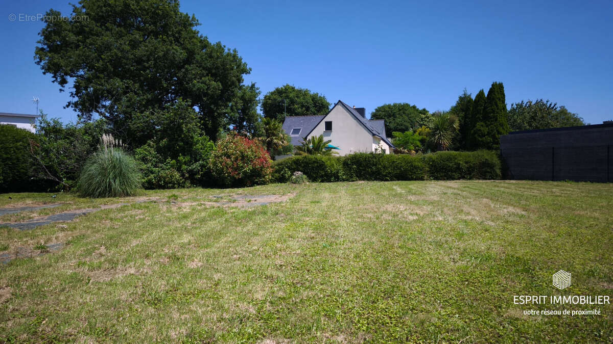 Terrain à PONT-AVEN