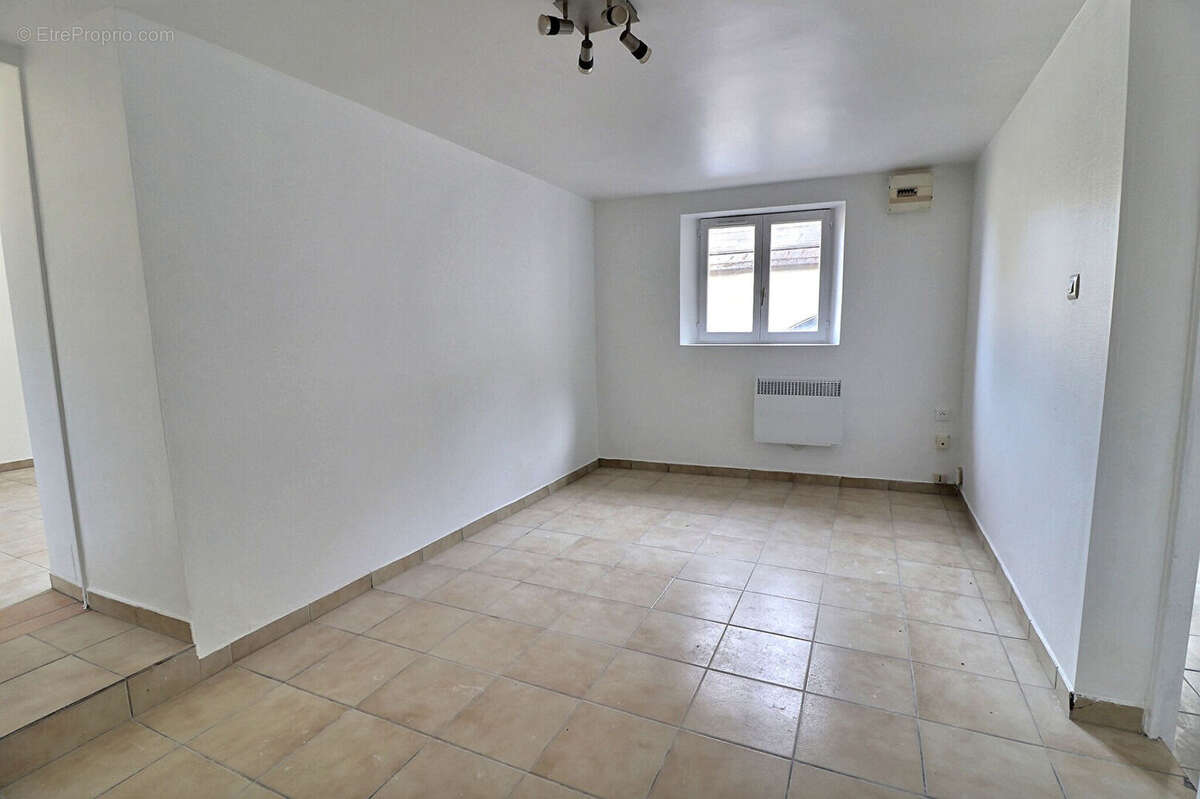 Appartement à EPERNON