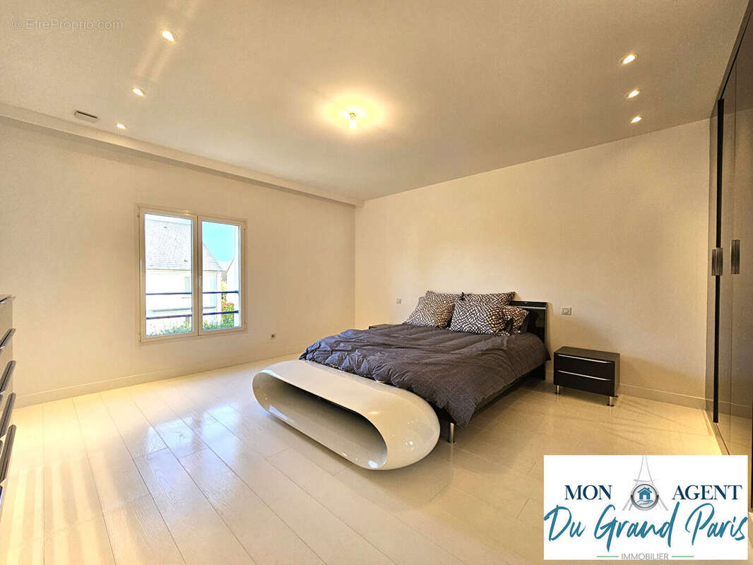 Maison à TOUSSUS-LE-NOBLE