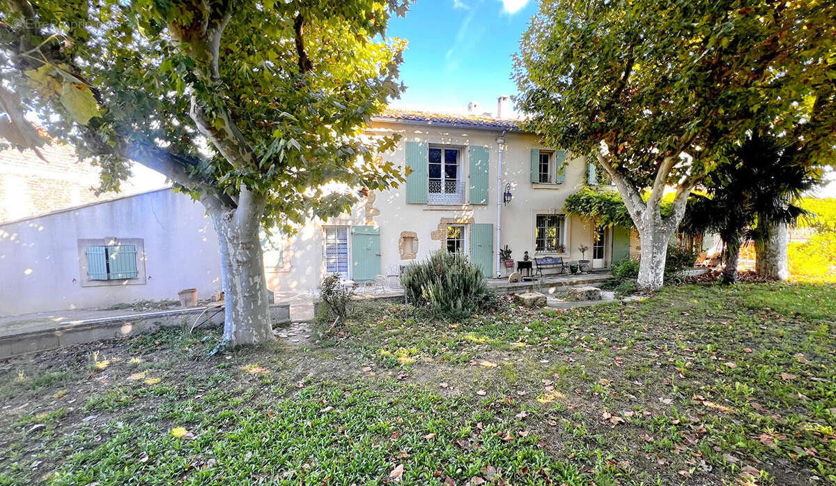 Maison à SAINT-CHAMAS