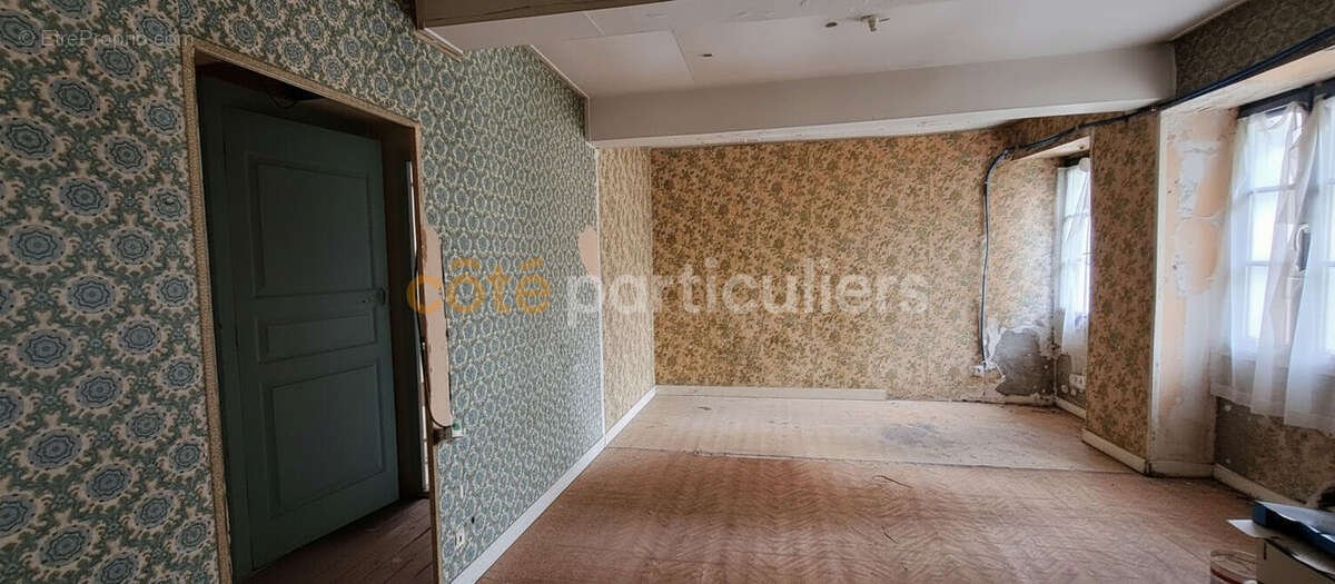 Maison à LES HERBIERS